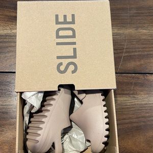 Toddler Yeezy Slide